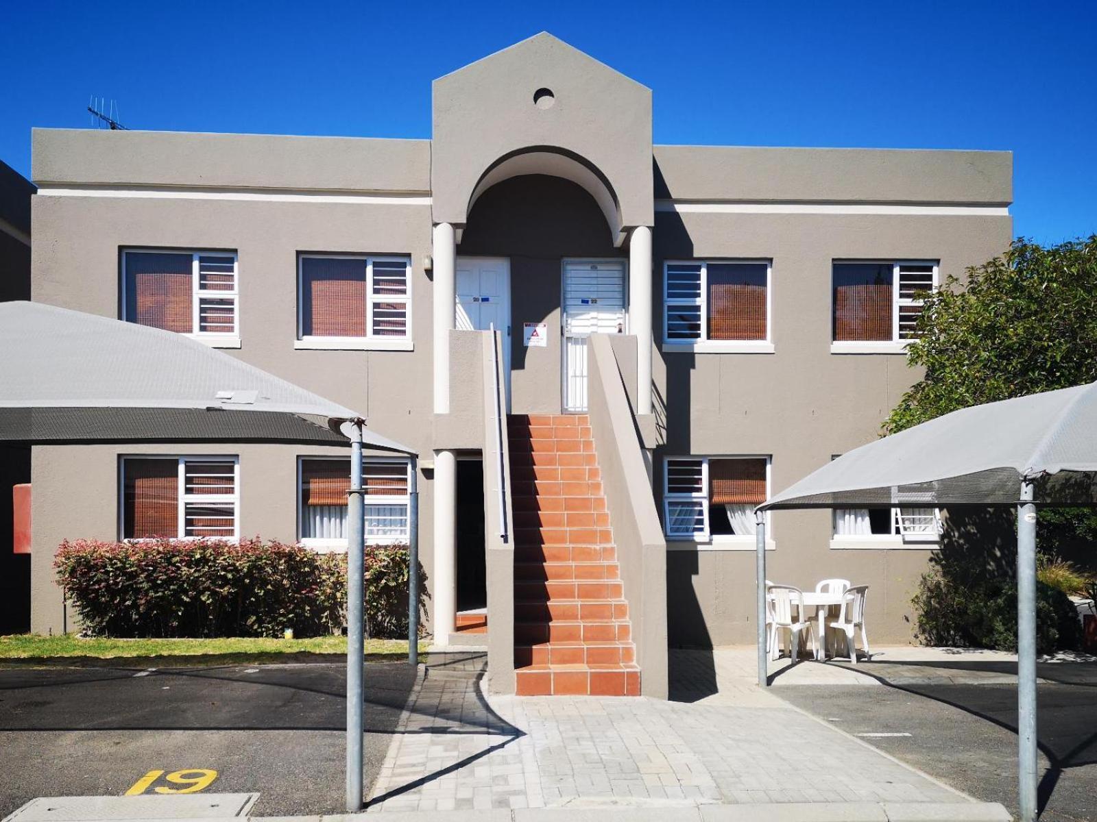 Smithland Centrally Located * Cape Town