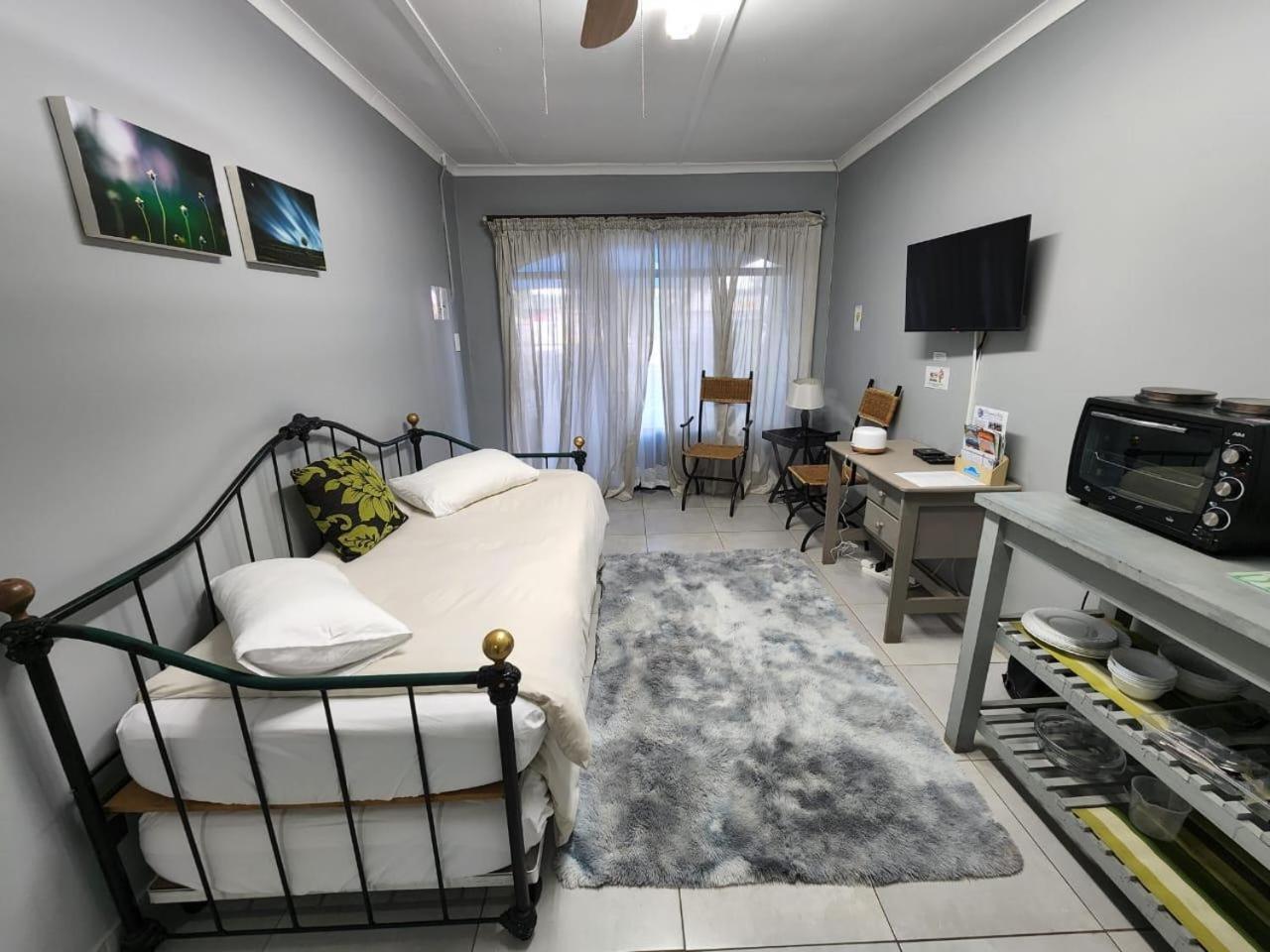 Smithland Centrally Located Apartment Cape Town
