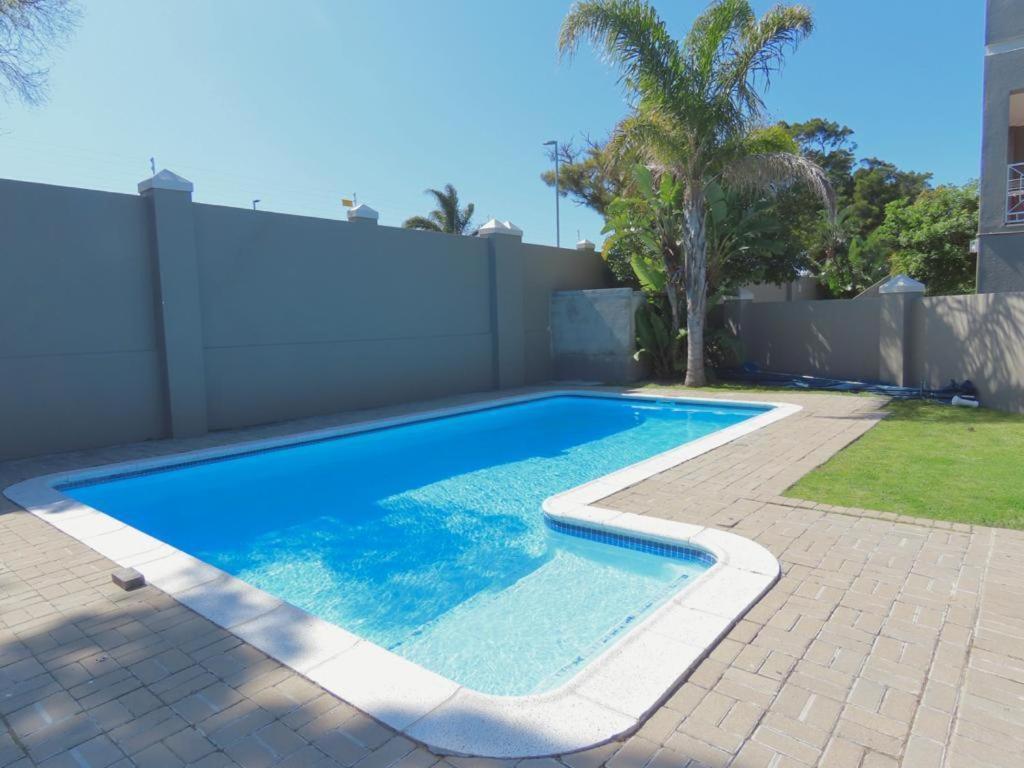 Smithland Centrally Located * Cape Town